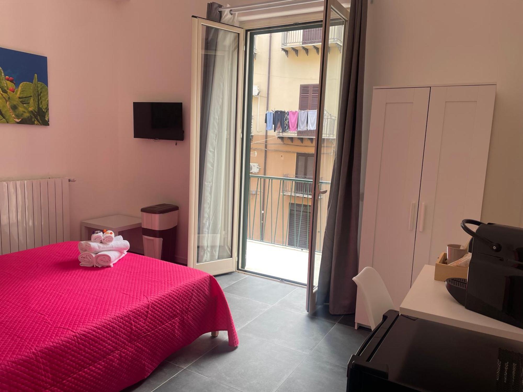 My Happy Place Rooms, Palermo